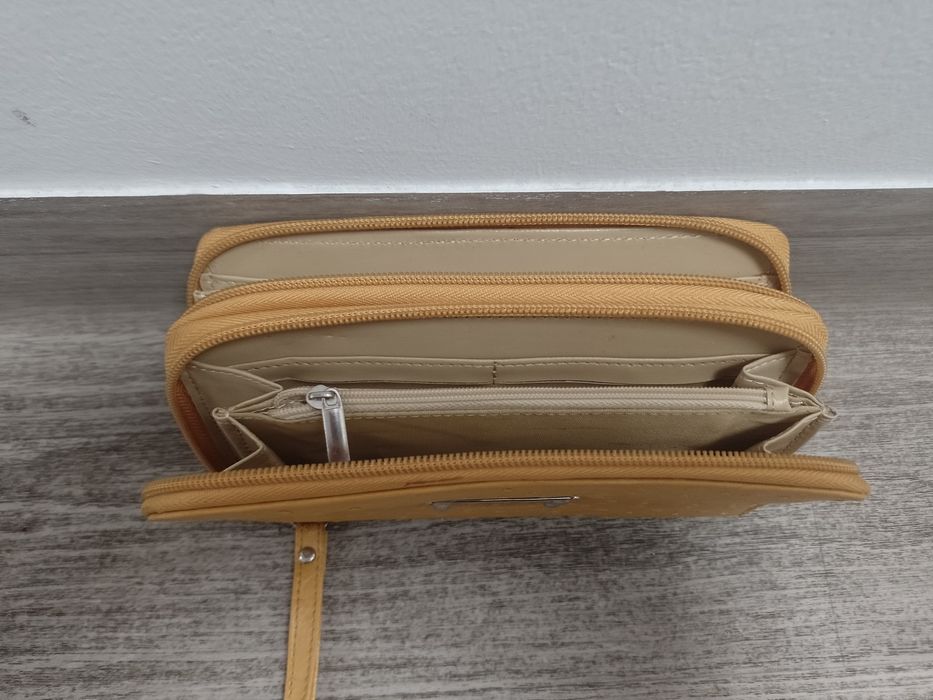 Sprzedam dwie torebki damskie .