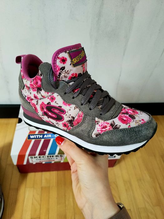 Sneakersy Skechers na ukrytej koturnie roz. 37