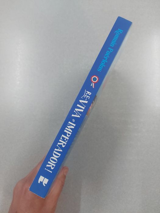 Livro • Reviva o Imperador • Romain Puértolas • NOVO