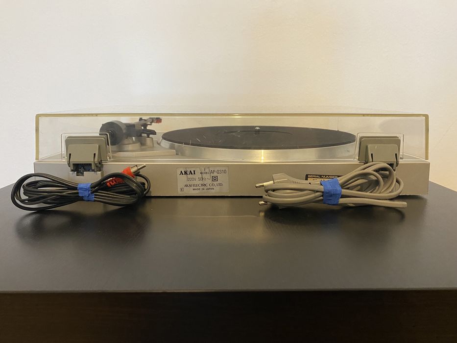 Вініловий програвач вініл Akai AP-Q310