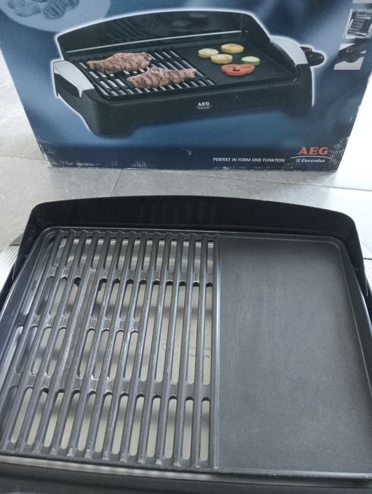 Elektryczny grill AEG 2000W