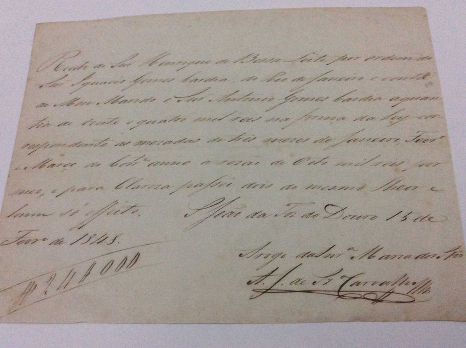 Manuscritos datados do século XIX. Lote com 5 recibos de pagamento.