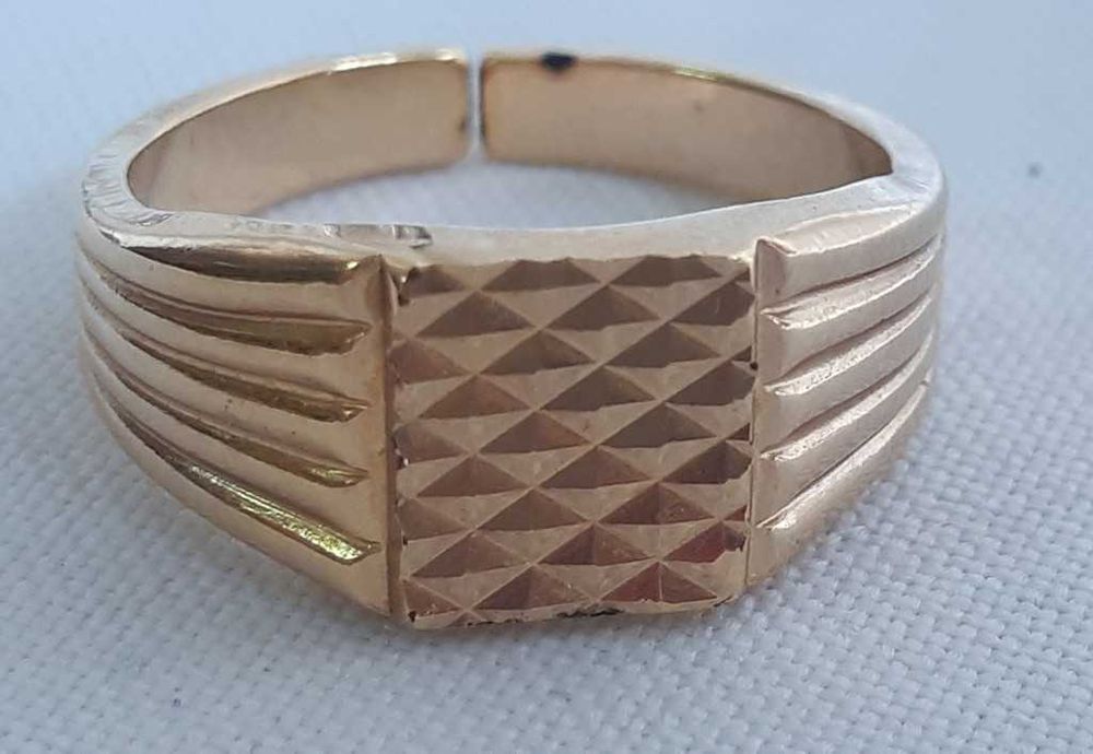 Перстень печатка бижутерия позолоченная