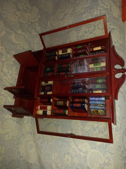 Biblioteca miniatura