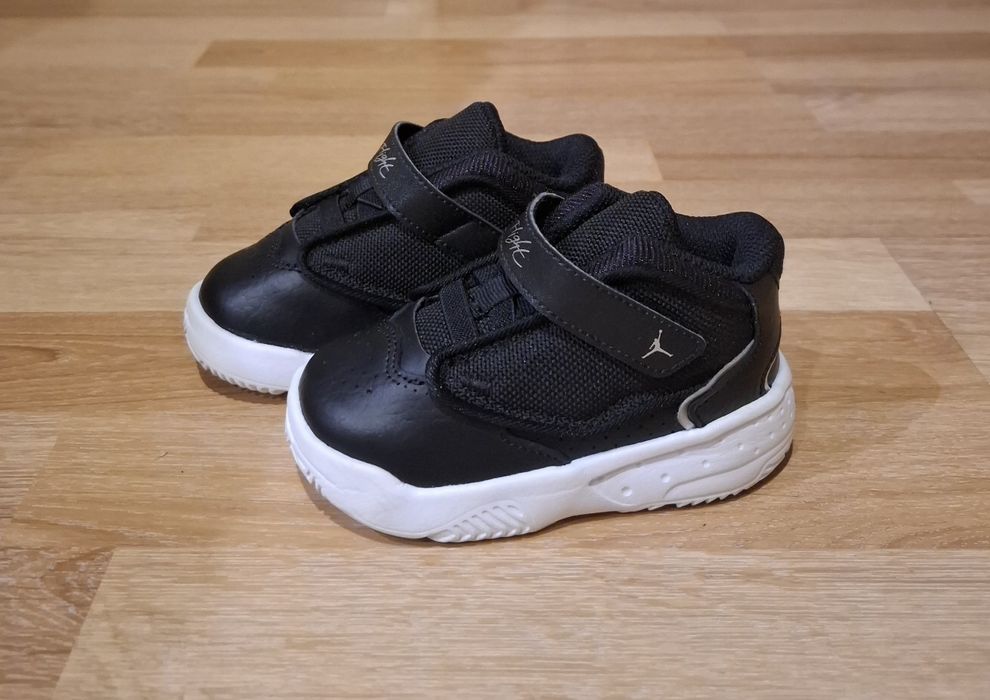 Кросівки NIKE JORDAN хайтопи Nike кроссовки Nike кросівки Adidas  р.22