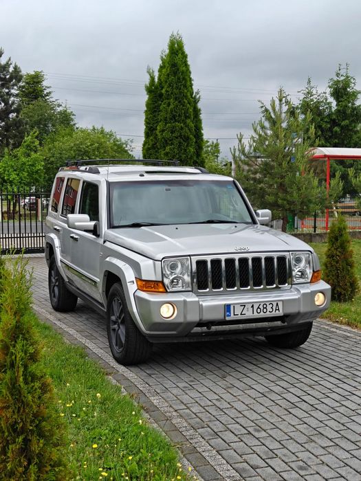 Jeep Commander Jeep Commander 5.7 HEMI Overland 4x4 | 2009 | 226 000 km | super stan!