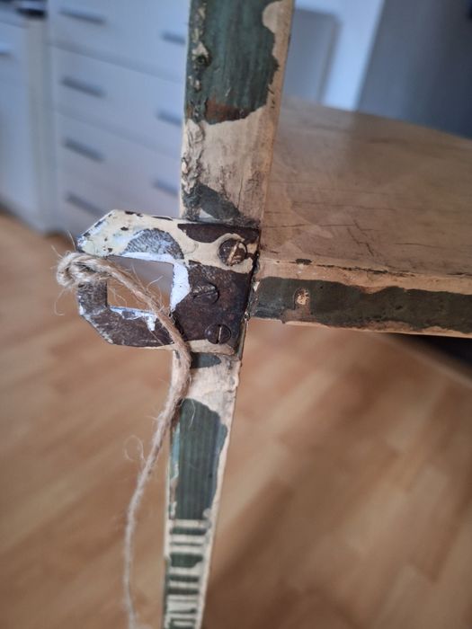 Stara, vintage ręcznie wykonana półka o wymiarach 101 cm na 24 cm. Wys