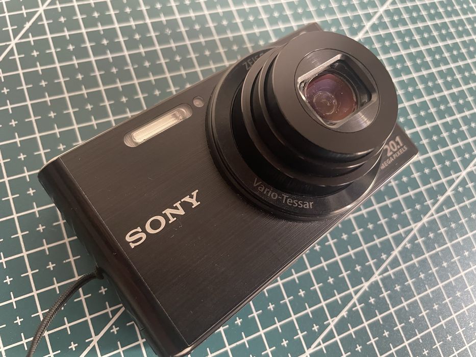 Sony CyberShot W830 Zeiss 20.1MP Black