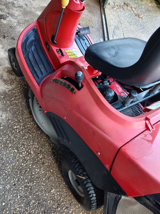 Trator Corta Relva com cesto Honda