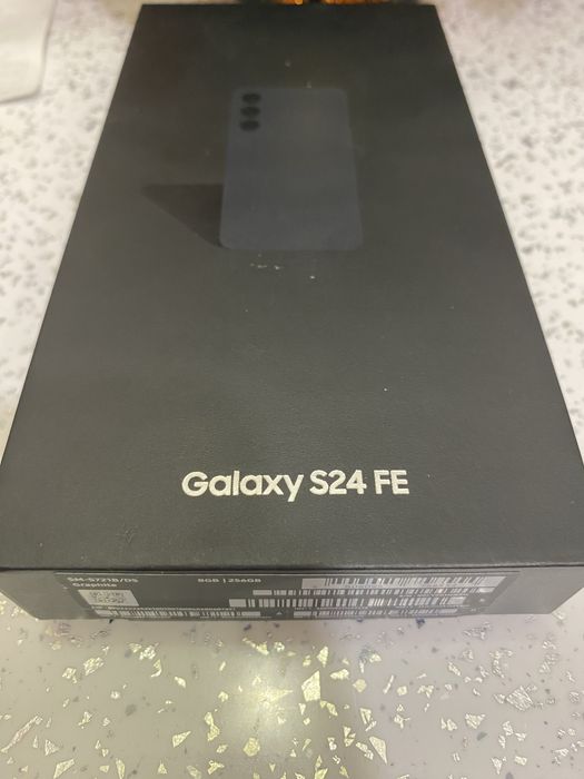 SAMSUNG  Galaxy S24FE память 256 присутній торг ..