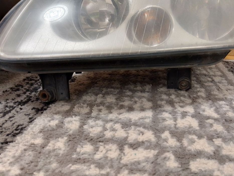 Фари на volkswagen caddy