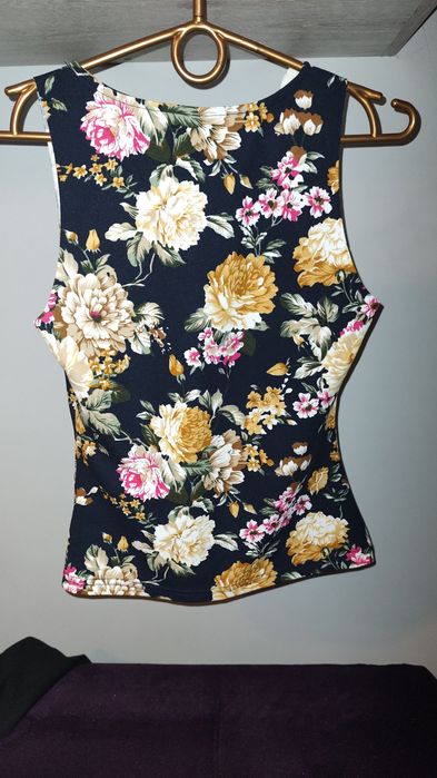 Sprzedam top w kwiaty