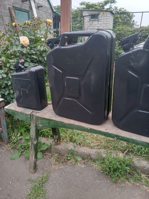 Канистры для бензина