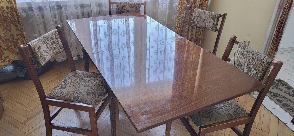 Sprzedam stolik z krzesłami