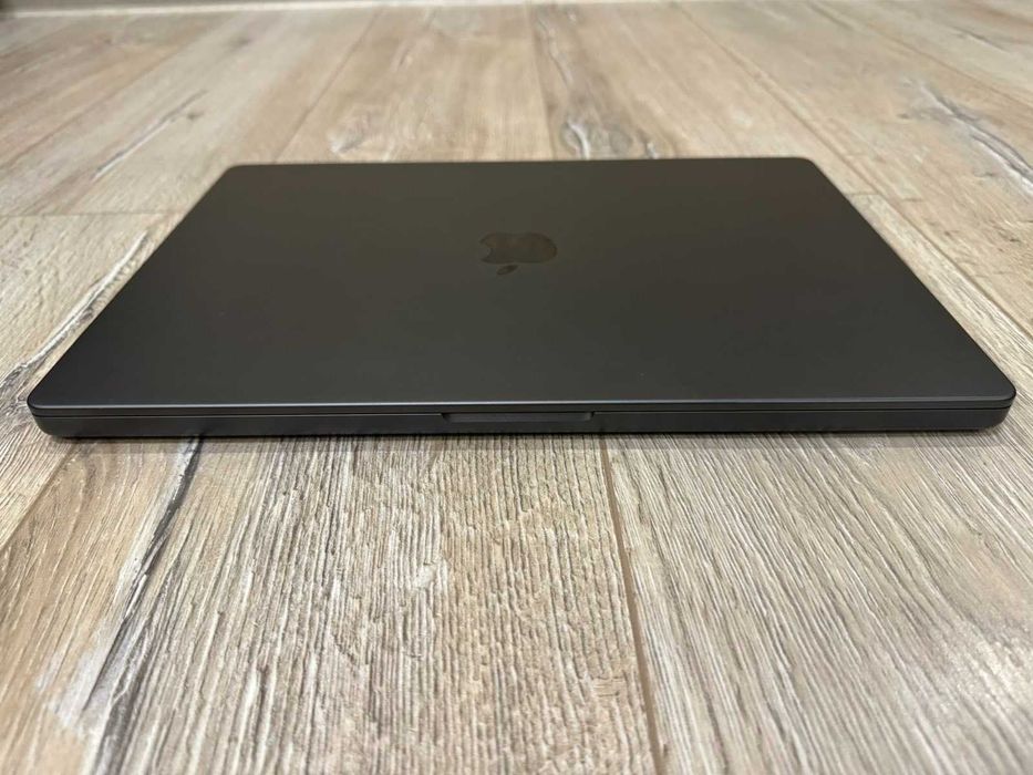 MacBook Pro 16.2 M3 Pro 18Gb/512GB Space Black (MRW13)