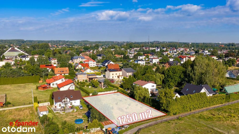 z wszystkimi mediami, obok nowych domów, 5 min- wjazd na Autostradę A4