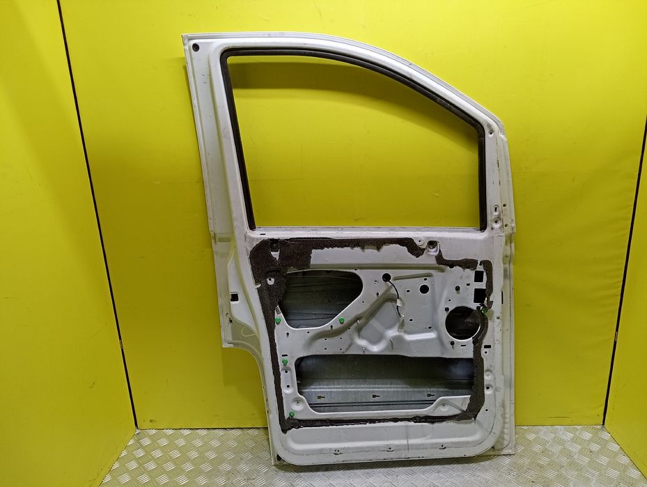 Двері ліві Mercedes Vito 639 Двери передние левые Вито 639 Разборка