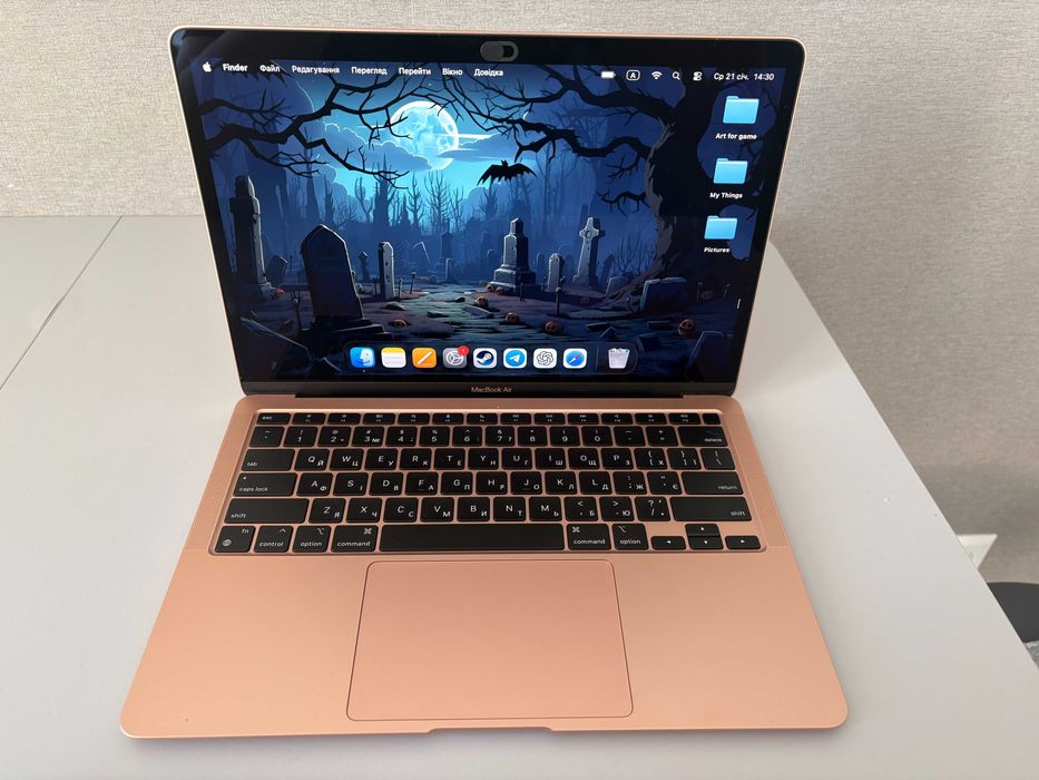 MacBook air m1 8gb, ідеальний стан, 100% батареї. +чохол у подарунок.