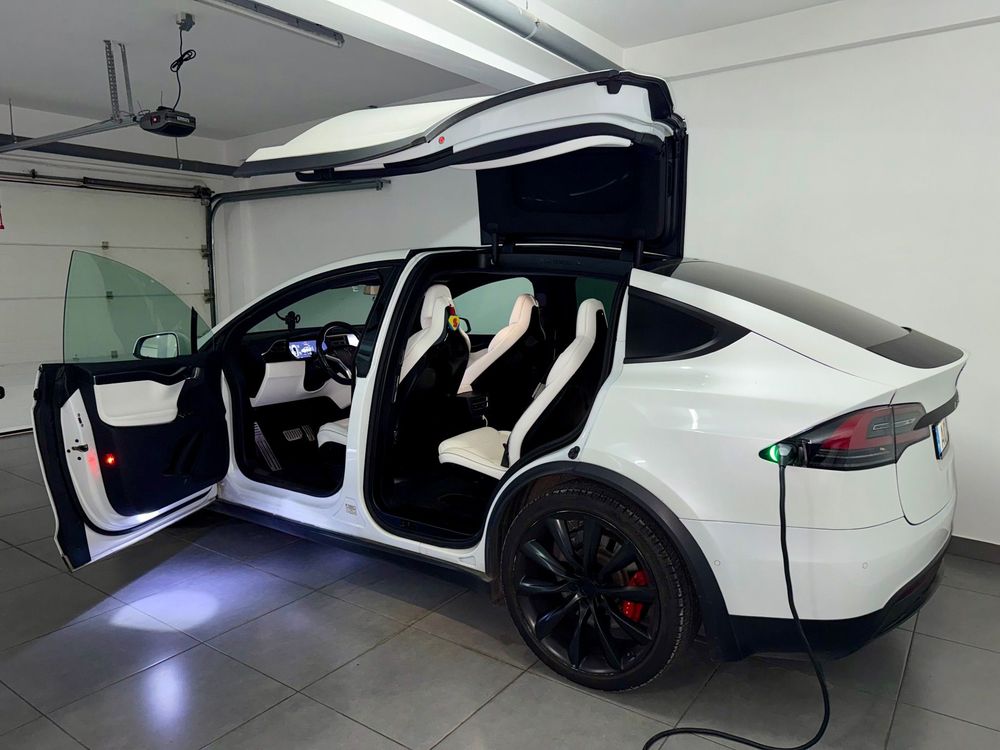 Tesla Model X P100D