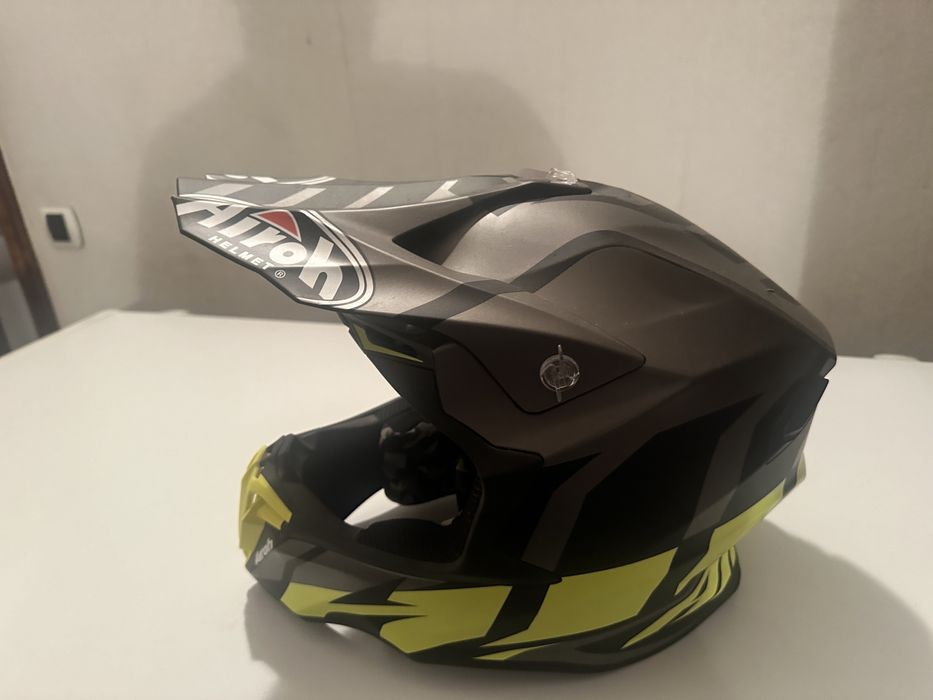 Capacete airoh cono novo