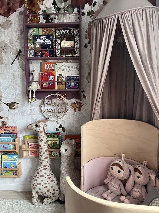 Drewniana biblioteczka z wieszakami / półka na książki vintage