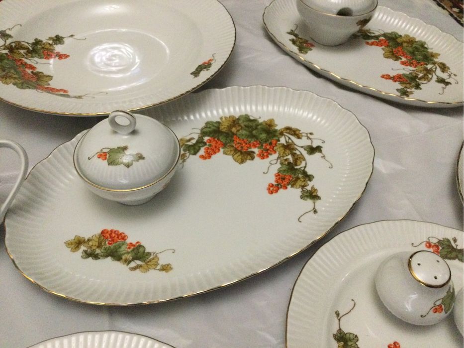 Продам столовый сервиз на 12 ПЕРСОН. ГДР