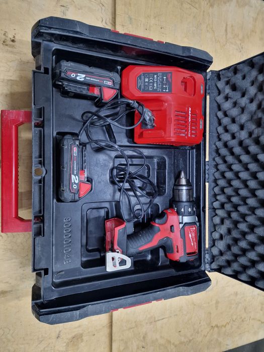 Wkrętarka akumulatorowa MILWAUKEE M18 BLDD 2 x Aku Walizka