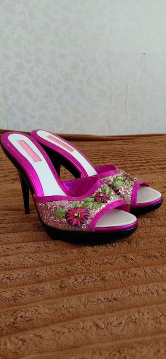 Нові вінтажні мюлі Betsey Johnson (Y2K / 2000s) — Розмір 39