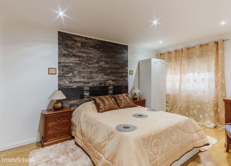 Apartamento T1 Remodelado em Massamá | Zona Central e com Elevador