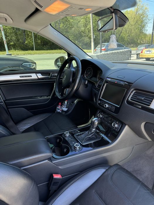 Volkswagen Touareg 3.0 дизель 2011р