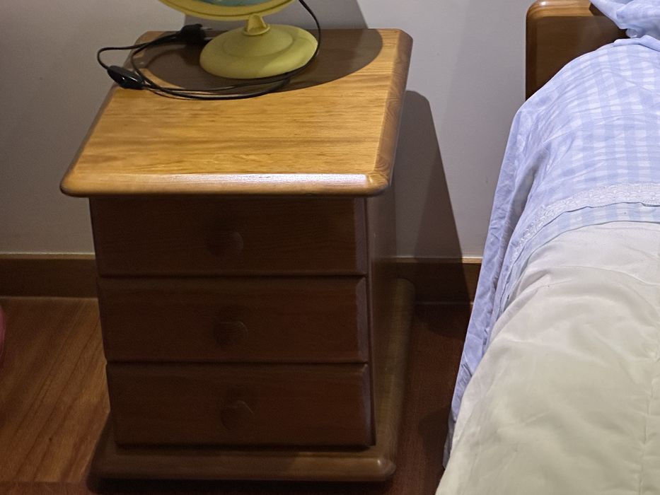 Conjunto moveis quarto madeira maciça Cerne vendo separado