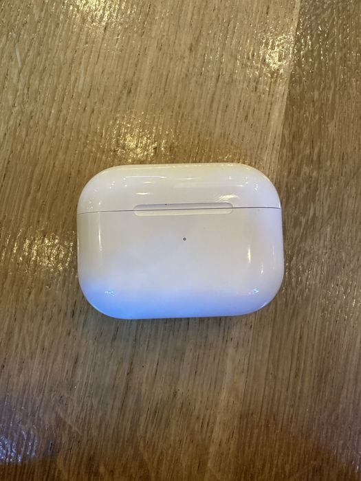 Продам кейс AirPods pro 2