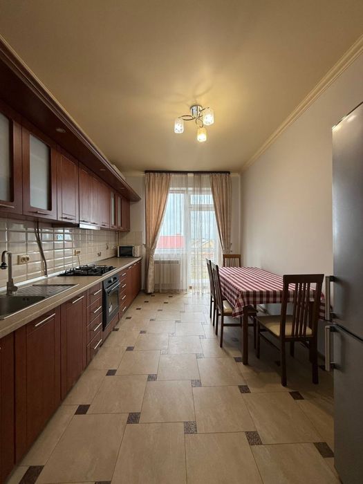 Продаж просторої 3 кімнотної квартири з газом