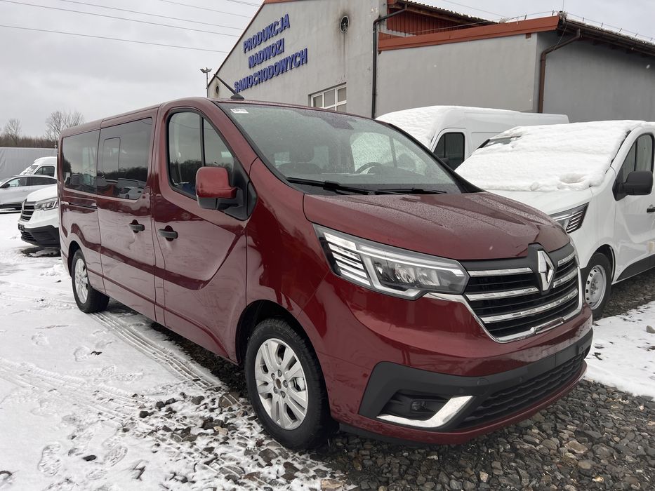 Wynajem Trafic Long 9 osobowy