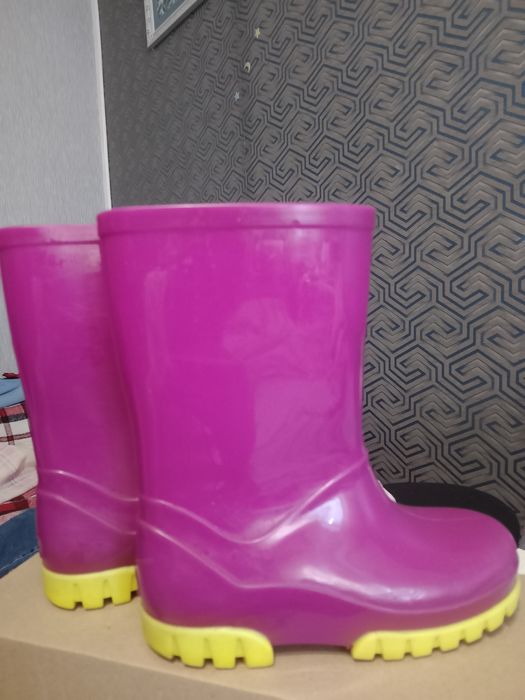 Чобітки на дівчинку