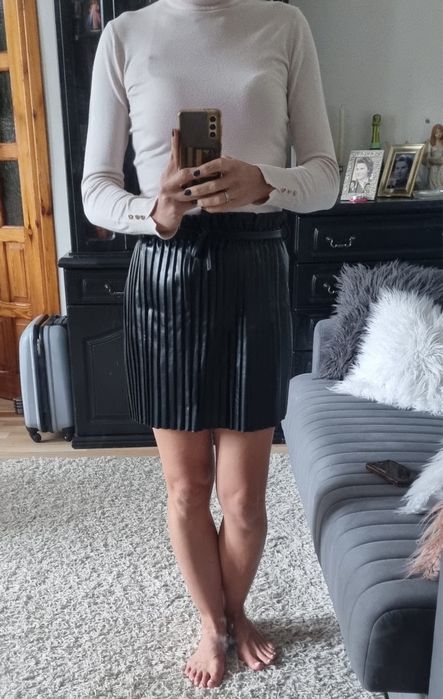 Czarna spódnica z eko skóry XS/ S Butik