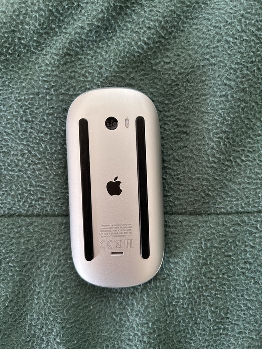 Apple Magic Mouse 2 (Modelo A1657) - Prateado / Branco