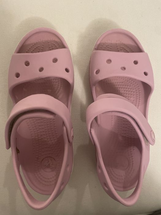 różowe sandały Crocs J1 32/33