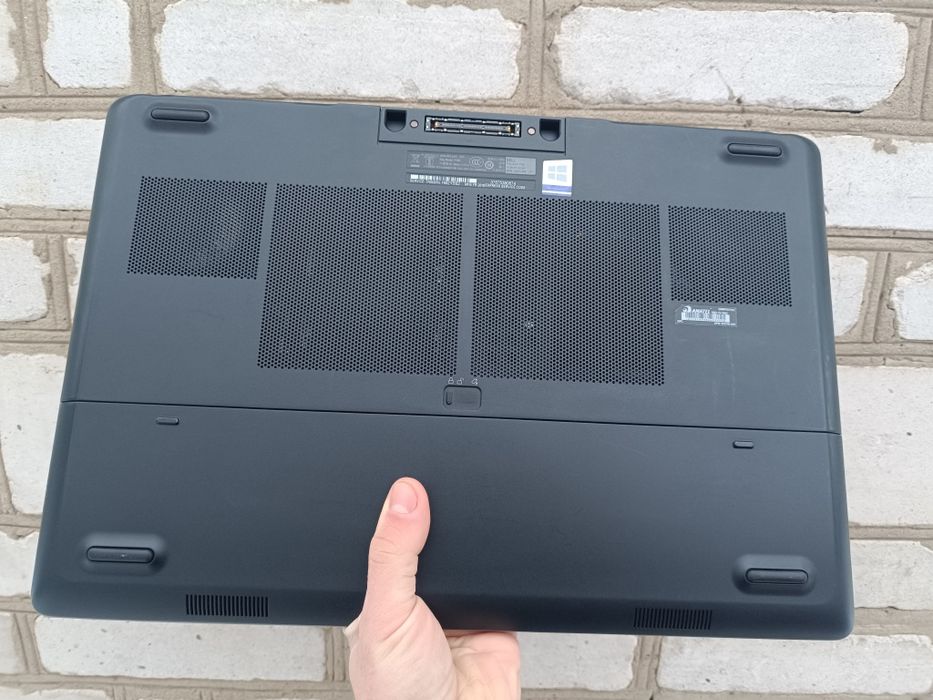 Стан 9 з 10, 17.3" Ігровий ноутбук DELL (i7 6820HQ/16/512/M1200 4GB)