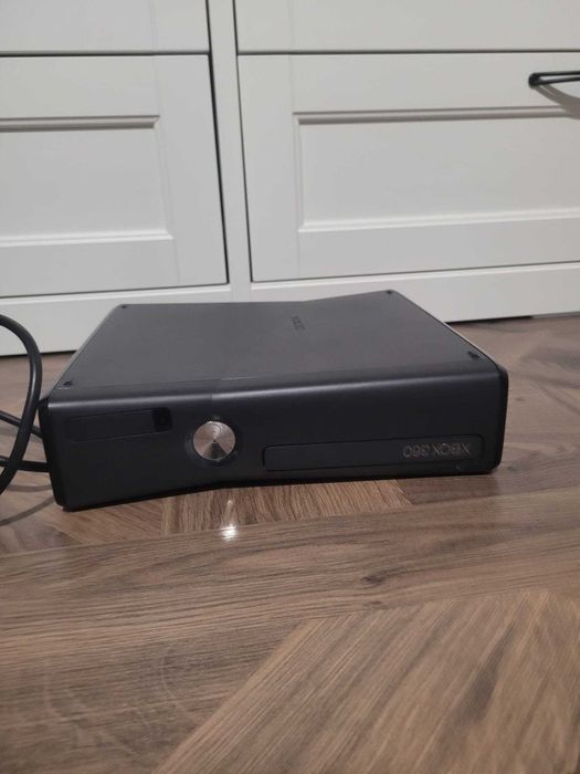 Konsola Xbox 360 Slim | Pad | Zasilacz | Sprawna!