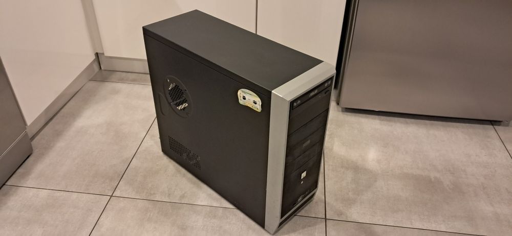 Retro Obudowa PC ATX  + winxp