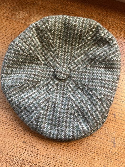 Kaszkiet męski w kratę