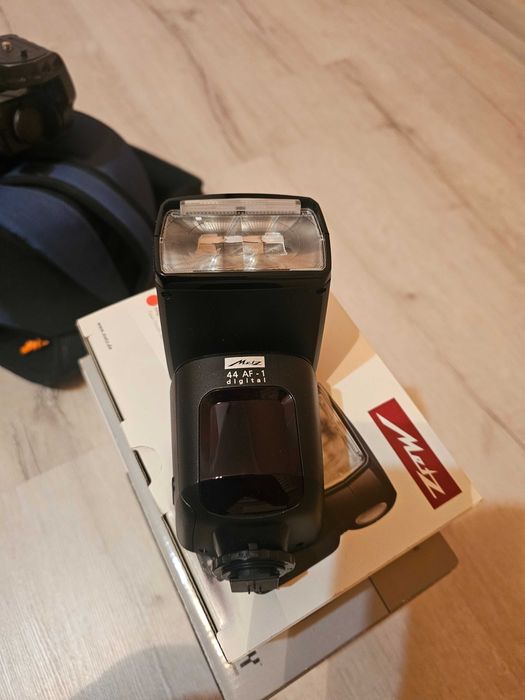 Продам Olympus E- 420