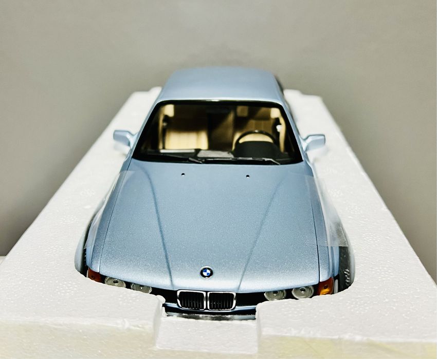 BMW 730i E32 Minichamps 1/18 full open niebieski-błękitny
