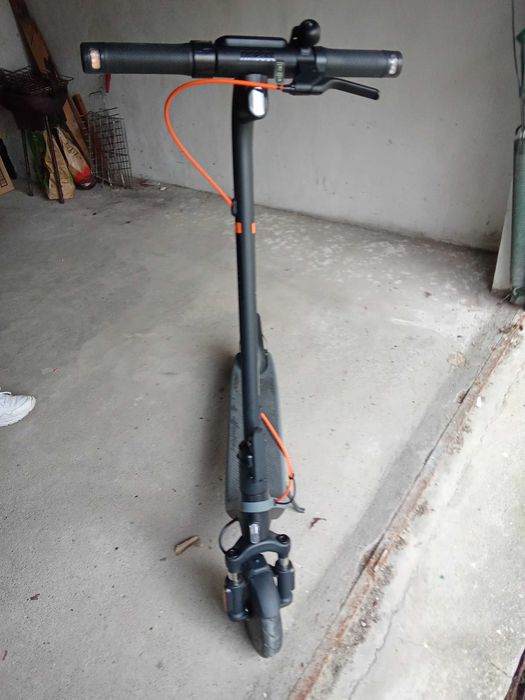 Trotinete Elétrica - Segway- Ninebot,  com pouco uso, NÃO É P/ CRIANÇAS.