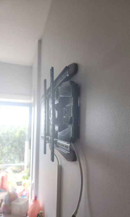 Suporte de parede para TV ultra forte para ecrãs curvos planos, plasma, LCD LED de 94 a 190,5 cm, braço duplo, articulado inclinável e giratório