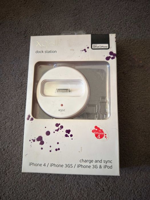 Xqisit stojak ładowarka iPhone 4 3G 3Gs iPod Touch Classic Nano