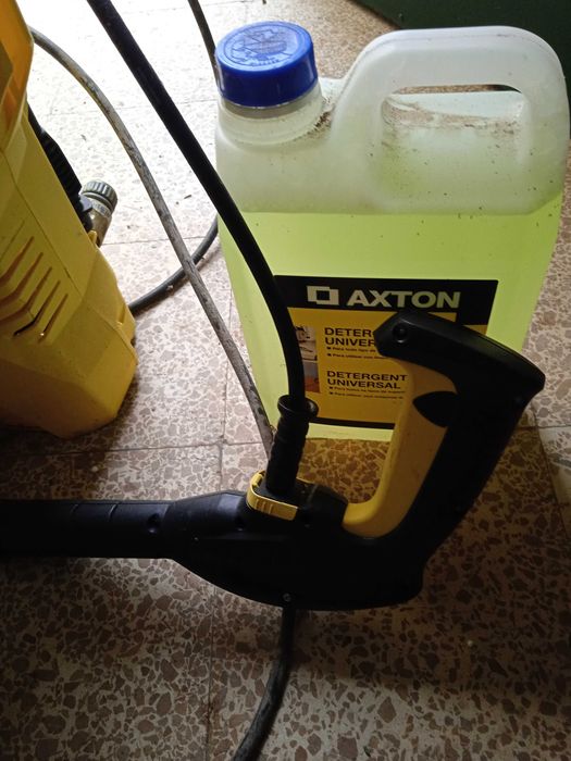 Lavadora de alta pressão KARCHER +Detergente 5l. Para Desocupar