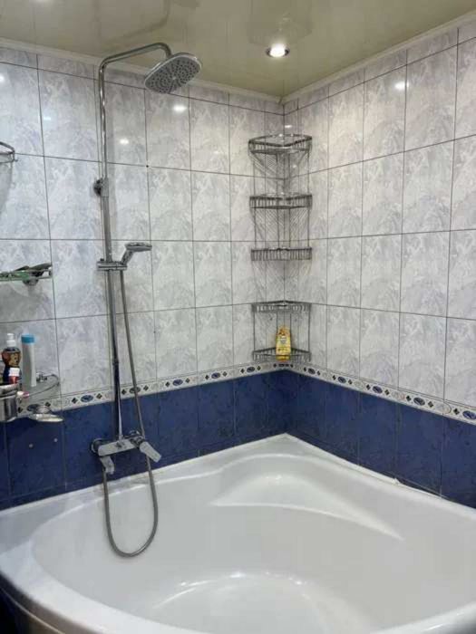 Продам 4 комнатную квартиру 84 м2 с ремонтом на Алексеевка,пр. Победы VI