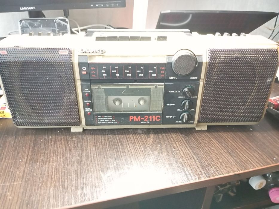 Продам магнітолу Скіф